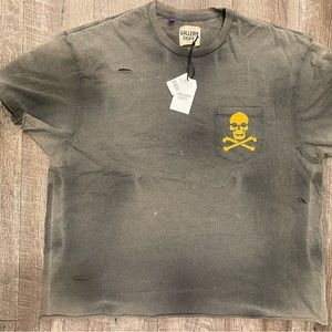 Men’s Gallery Dept Distressed tee